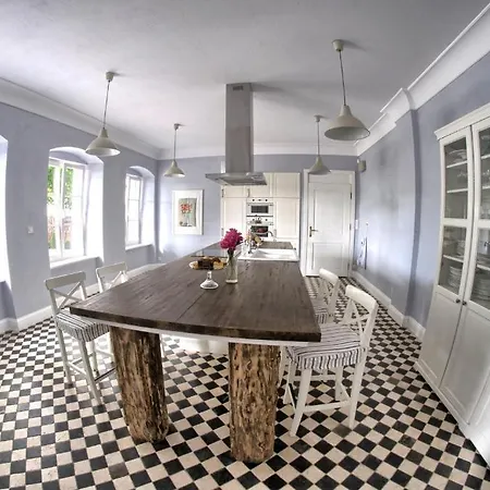 Han/Misafirhane Dwor 5*